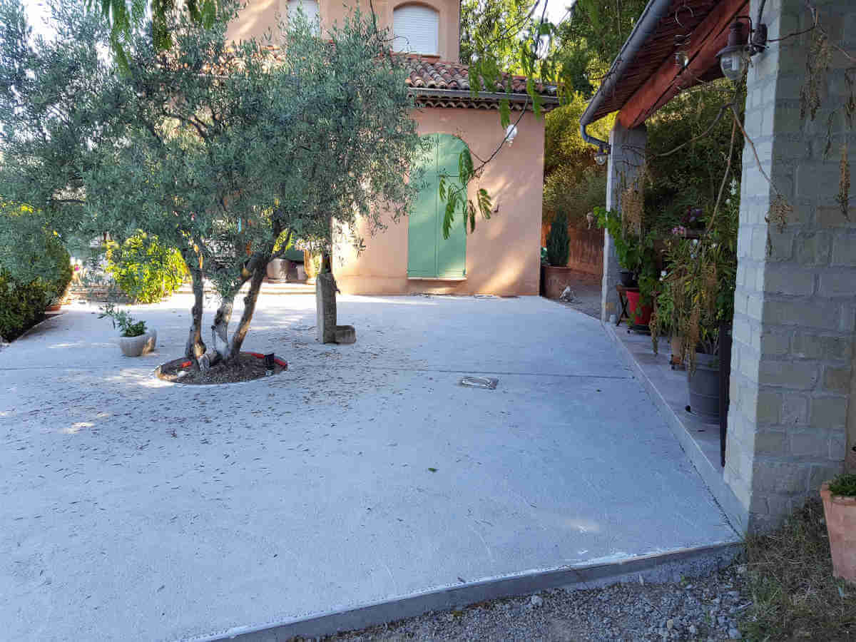 Terrasse en résine moquette de pierre à Marseille